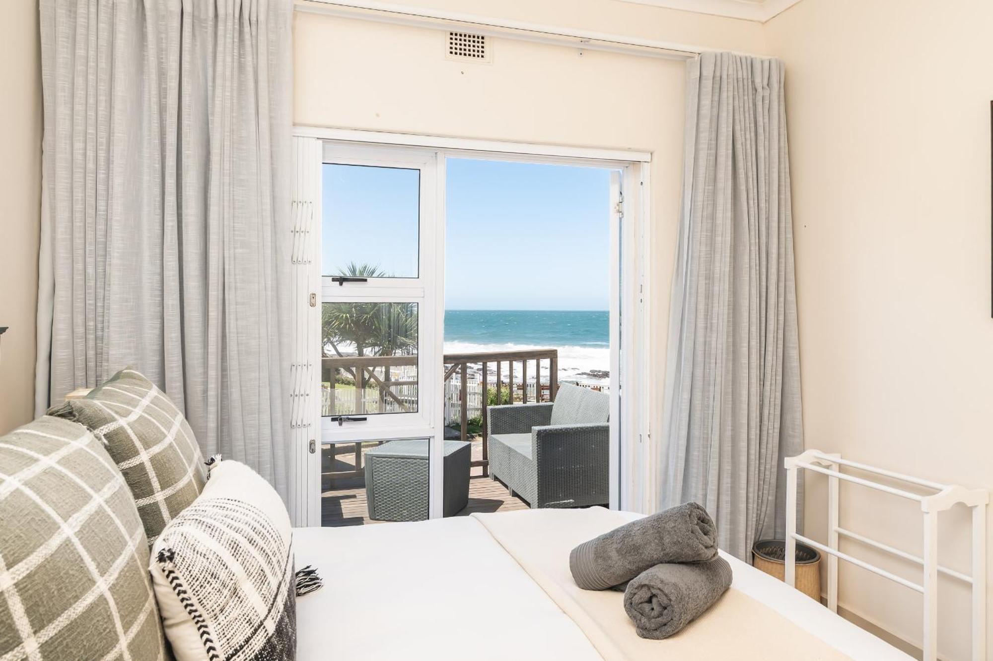 - La Toinette 8 Apartment